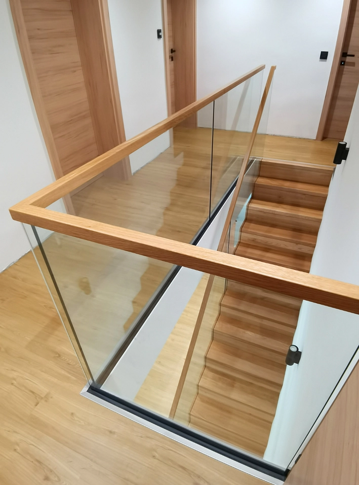 Glasgeländer-galerie